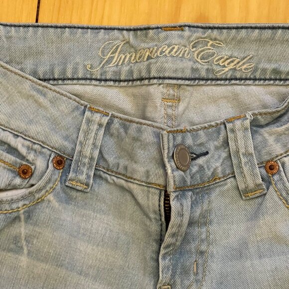 American Eagle Women’s Distressed Light Wash Jeans size 4 reg - Picture 4 of 10